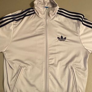 Adidas zip up jacket, great condition! 2 side pocket zippers